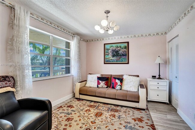 Building Photo - 1450 NW 18th Ave