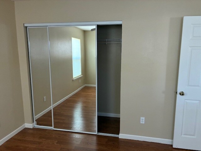 Building Photo - 3645 Yacht Dr