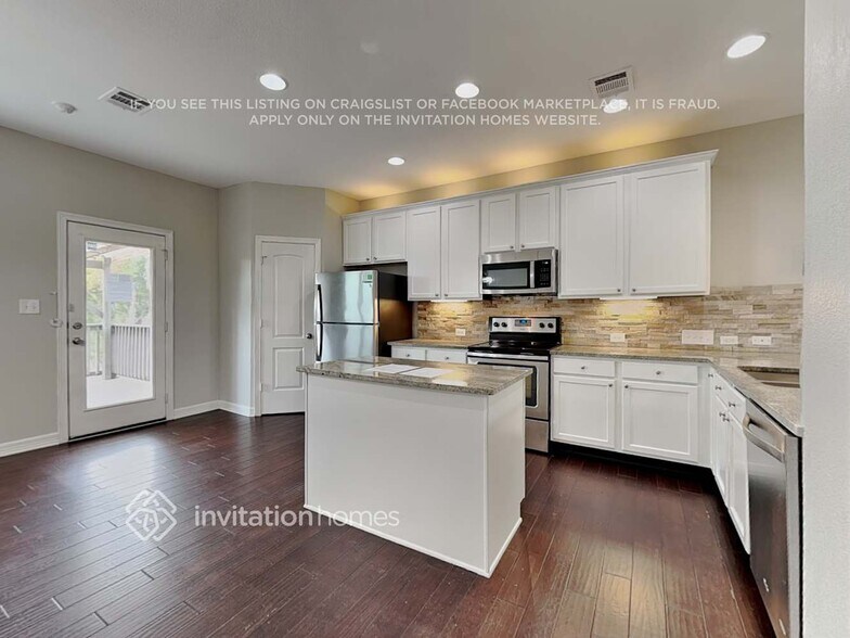 Building Photo - 10204 Thomas Ln