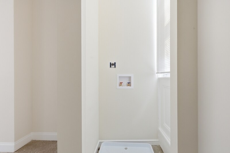 Building Photo - 910 N Arlington Ave