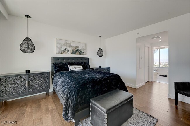 Building Photo - 222 Karen Ave