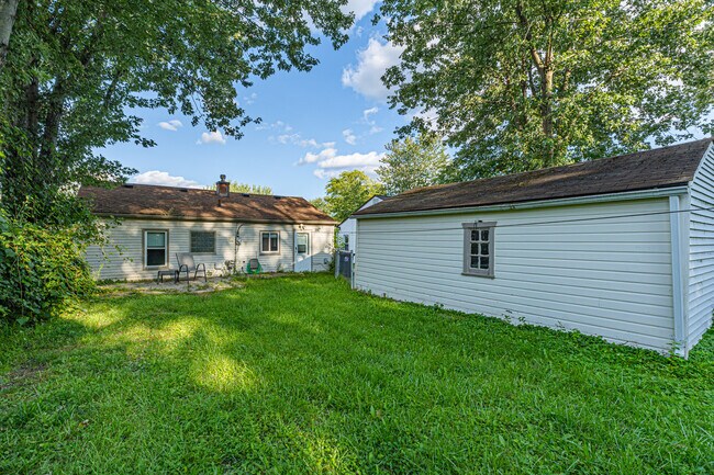 Building Photo - 3915 Linwood Ave