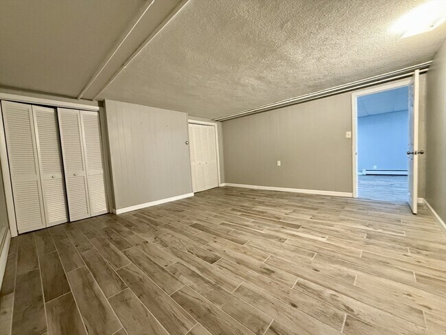 Building Photo - 3 Alaska Ave