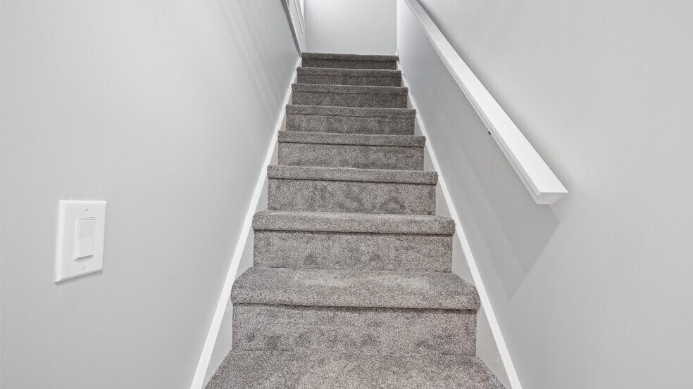 Stairway to bedroom - 1001 Patchen Rd