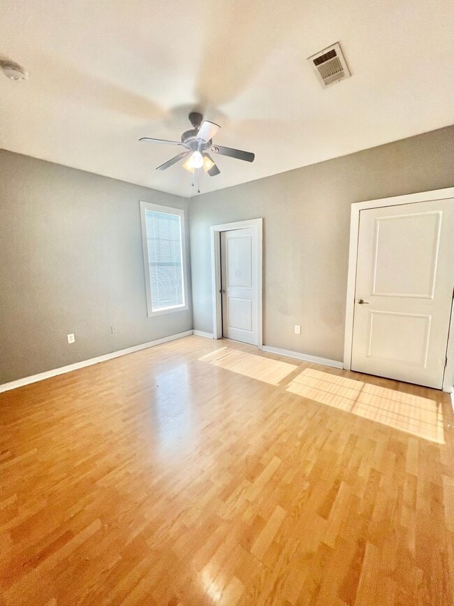 Building Photo - Single Family Home
