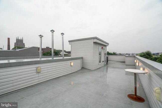 Building Photo - 2515 N Front St