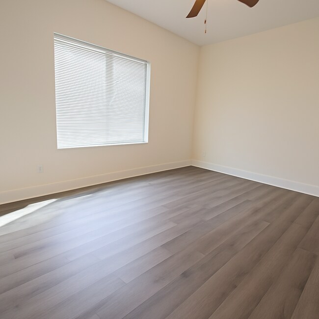 Building Photo - 11655/57 Harry Ct