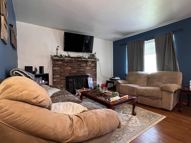 Building Photo - 1135 Sunset Dr