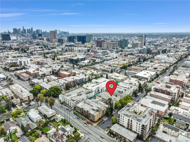 Building Photo - 320 S Gramercy Pl