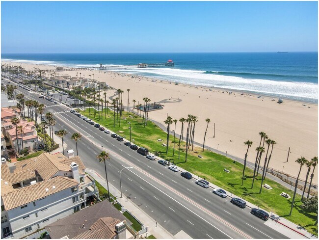Building Photo - Oceanfront Penthouse in Huntington Beach!!