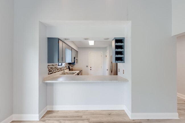 Building Photo - 1307 Calabria Rd