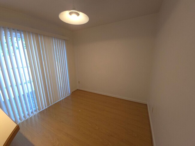 Building Photo - 2321 Grove St