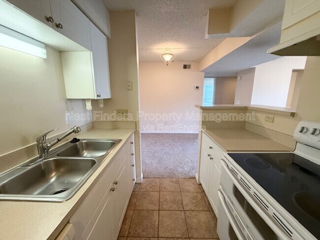 Building Photo - 10200 Belle Rive Blvd
