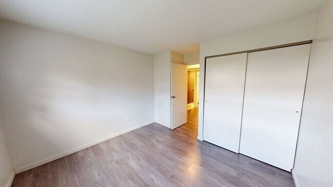 Building Photo - 5285 Portland St