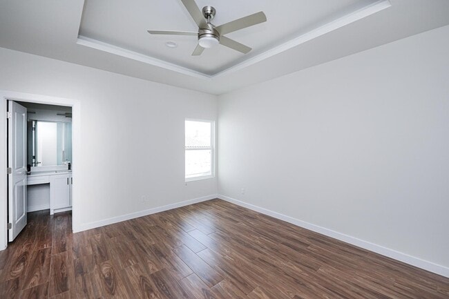 Building Photo - 7525 Cresta Bella St