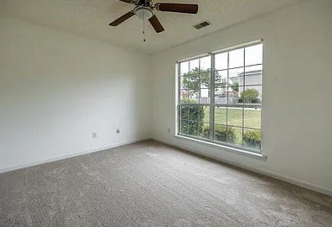 Building Photo - 112 Edgecliff Way