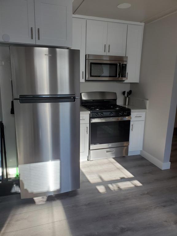 Building Photo - 9590 2nd Ave