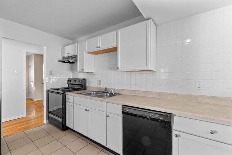 Building Photo - 10805 Spring Garden Dr