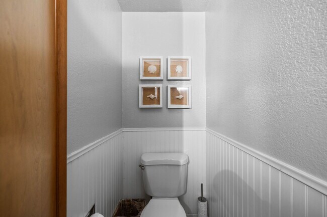 Building Photo - 733 Seacoast Dr