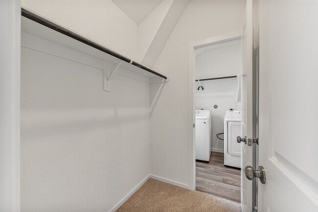 Building Photo - 10903 Tropical Queen Ln