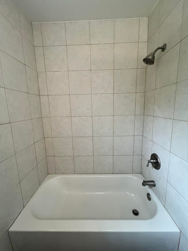 Building Photo - 2613 Rippee Rd