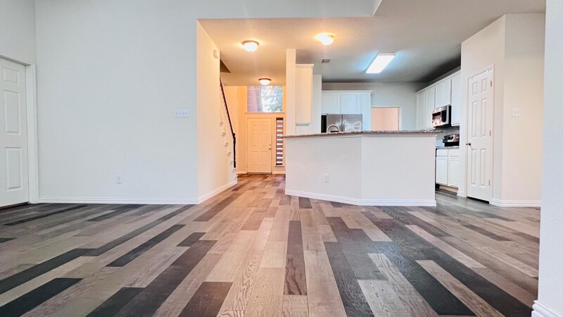 Building Photo - 818 Green Pond Dr