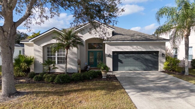 Building Photo - "Spacious 3-Bedroom Oasis with 2 Baths and 2,287 Sq Ft in Bradenton!"