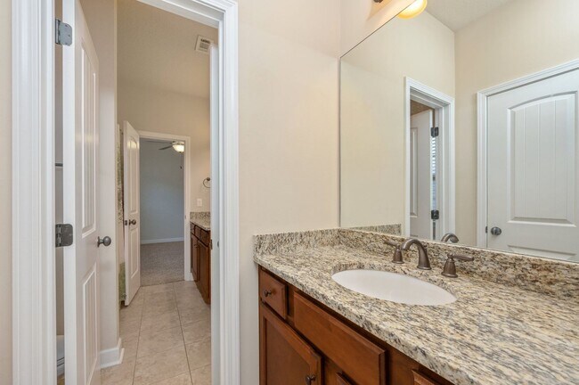 Building Photo - Beautiful 4 Bed / 2.5 Bath Home in Duggan ...