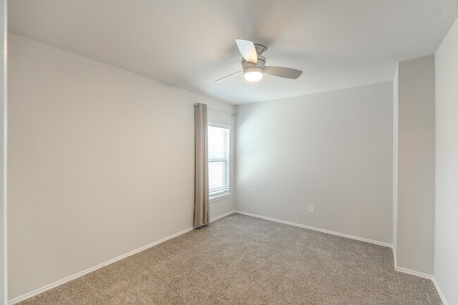 Building Photo - 9327 Colonial Bent Pl