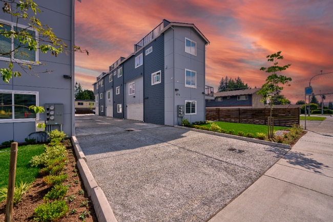 Building Photo - 4716 Grove St
