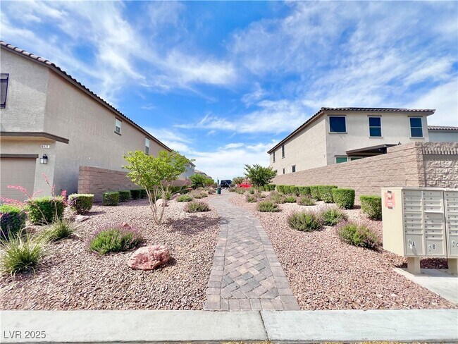 Building Photo - 7012 Sylmar Ave