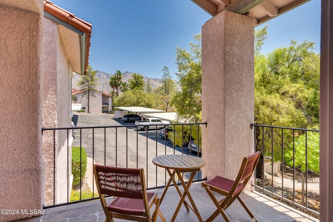 Building Photo - 6441 N Tierra De Las Catalinas