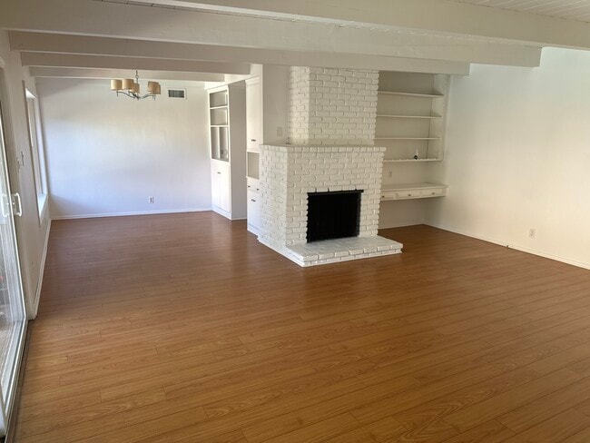 Building Photo - 19859 Gresham St