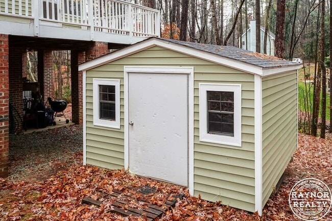 Building Photo - 810 Tacy Pl