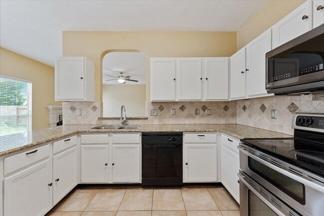 Building Photo - 23806 Spring Way Dr