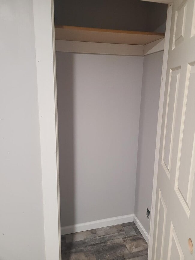 Building Photo - 17th St 6 Plex