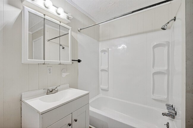 Building Photo - 12731 Wanda Way