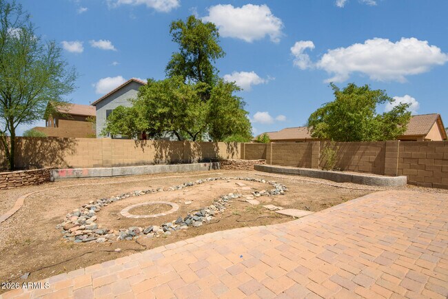 Building Photo - 44640 Yucca Ln