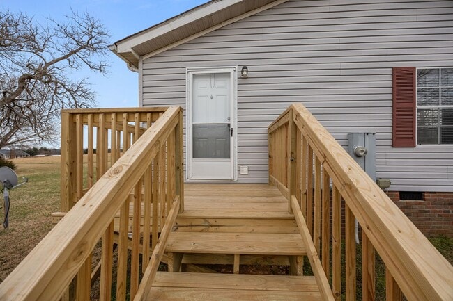 Building Photo - Charming 4-Bedroom Home on Spacious 2.64-Acre Lot in Graham, NC