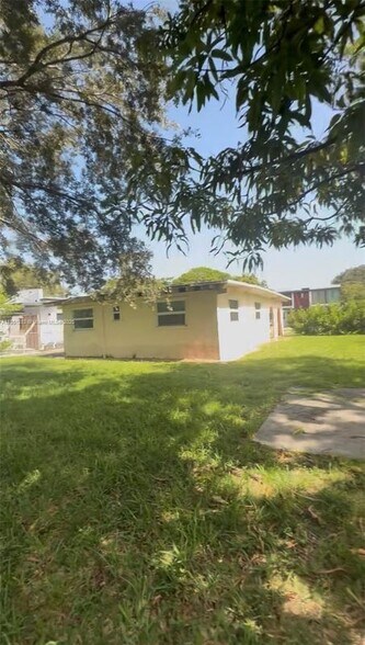 Building Photo - 1545 NE 128th St