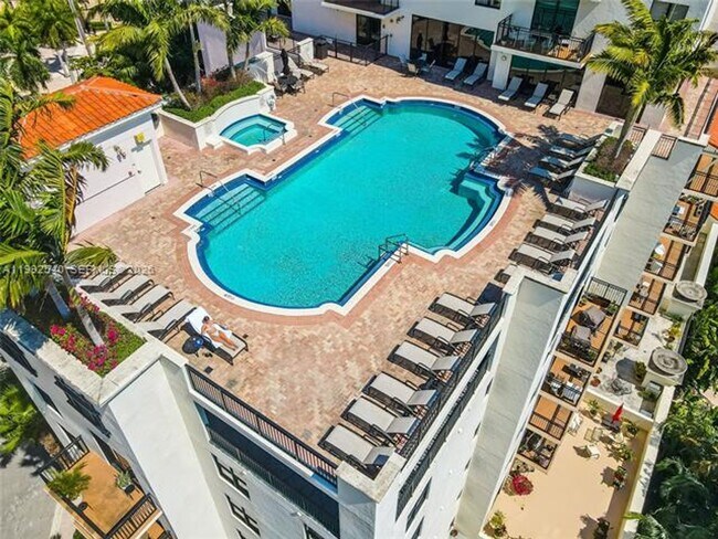 Building Photo - 888 Douglas Rd