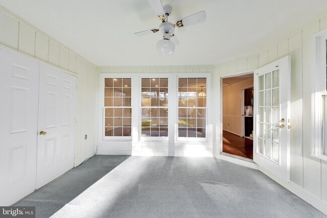 Building Photo - 5707 Brewer House Cir