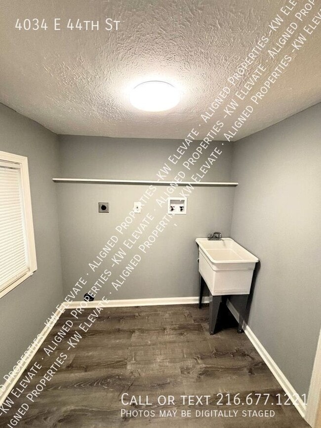 Building Photo - 4034 E 44th St