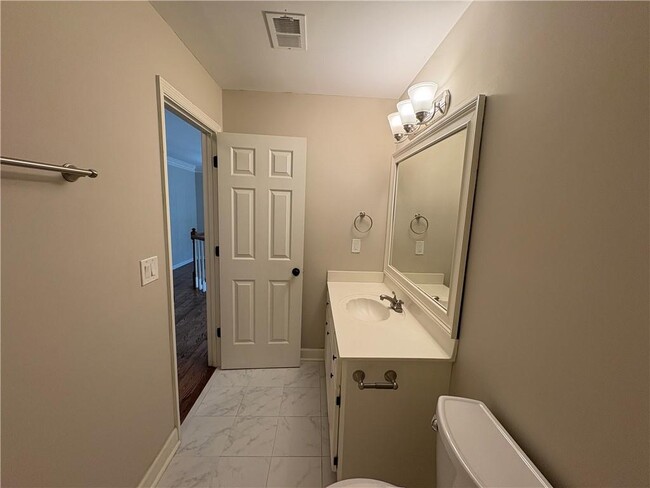 Building Photo - 10575 Aviary Dr