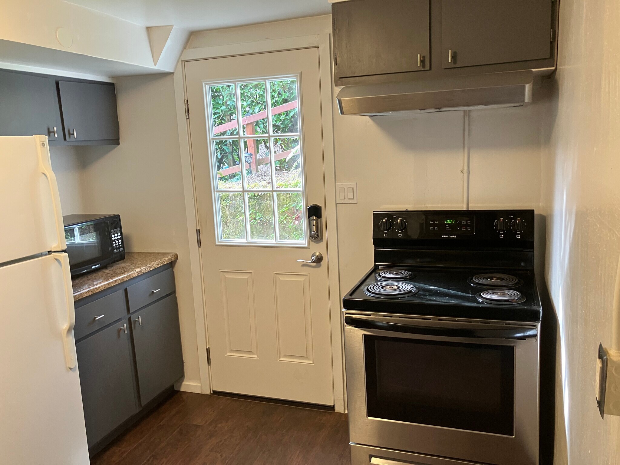 Building Photo - 9416 SW View Point Ter