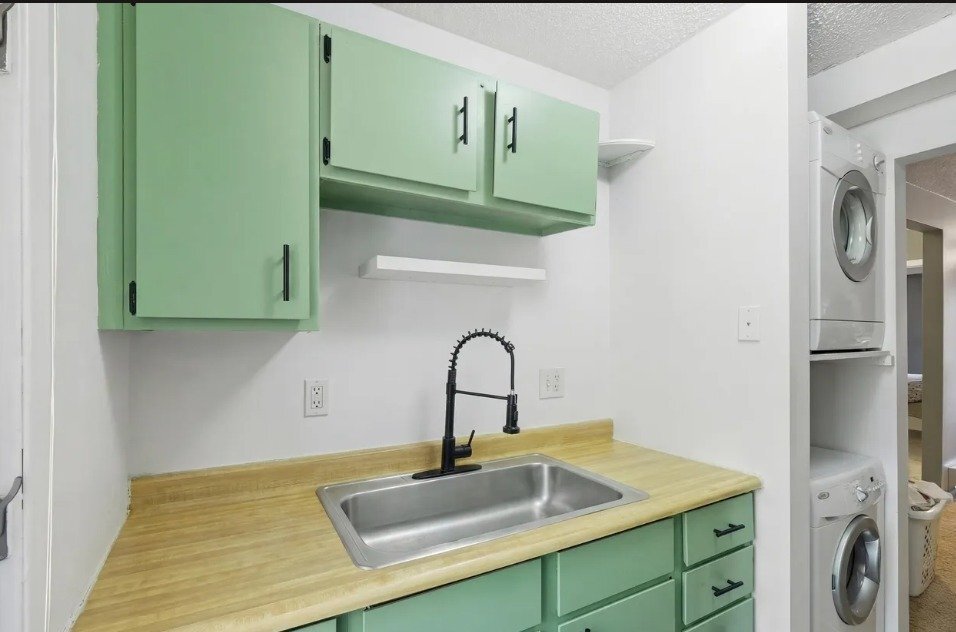 Building Photo - 6 Spruce Trail