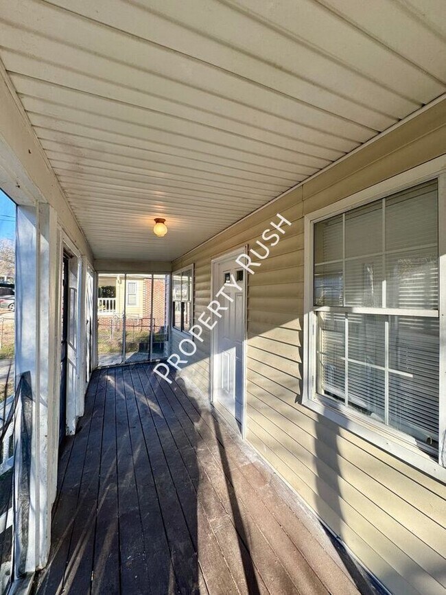 Building Photo - 4320 Ohls Ave