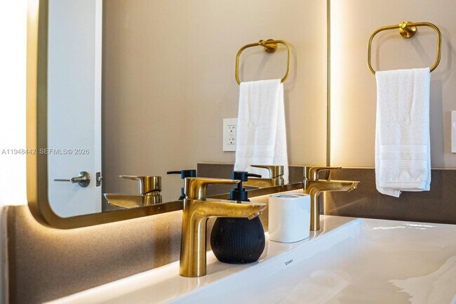 Building Photo - 159 NE 6th St