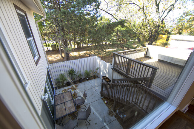 Deck and Patio - 1228 W Baldwin Ct