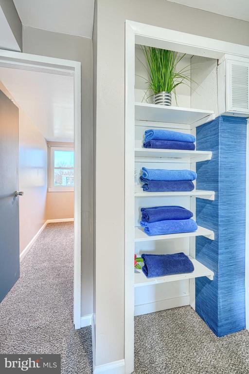 Building Photo - 800 Seckel Ct